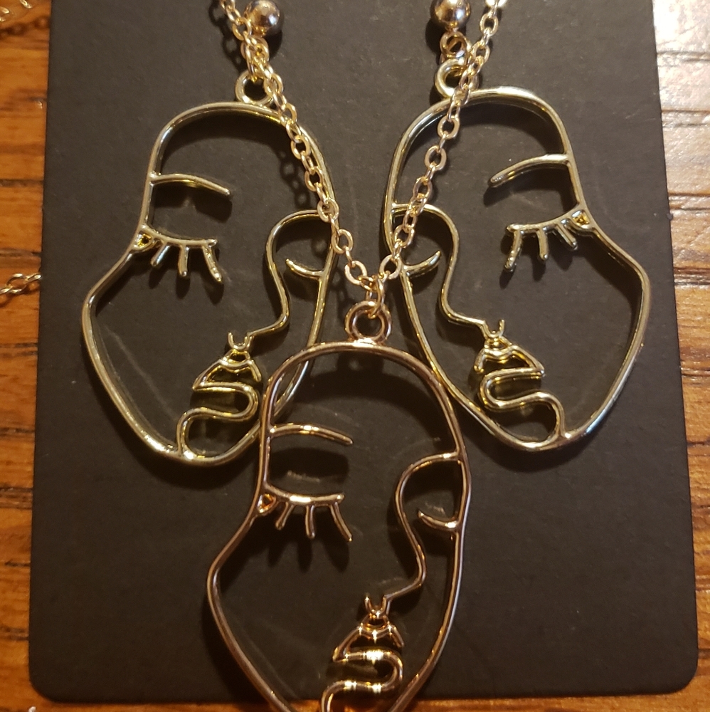 Necklace & Earring set